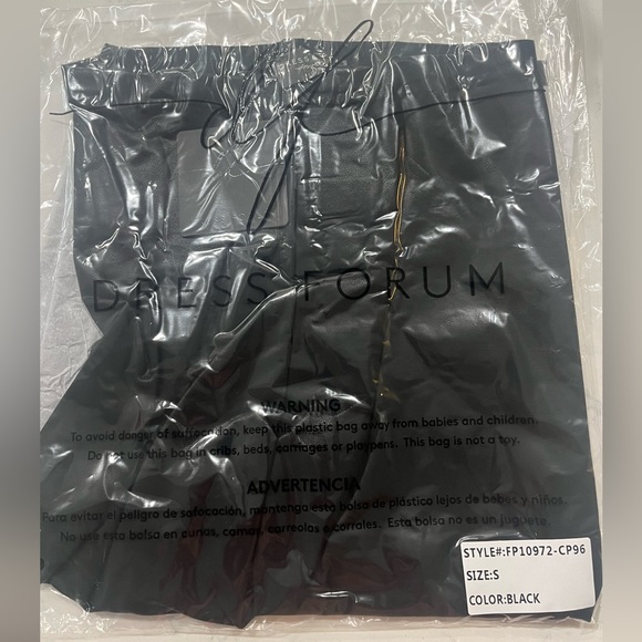 One more! VICI Dolls Rebel Nights Faux Leather Leggings MEDIUM Left Only - Picture 7 of 7